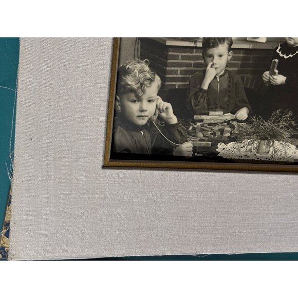 1940's Vintage Family Photograph In Ornate Hand-Painted Gold Wooden Frame - Picture 14 of 16